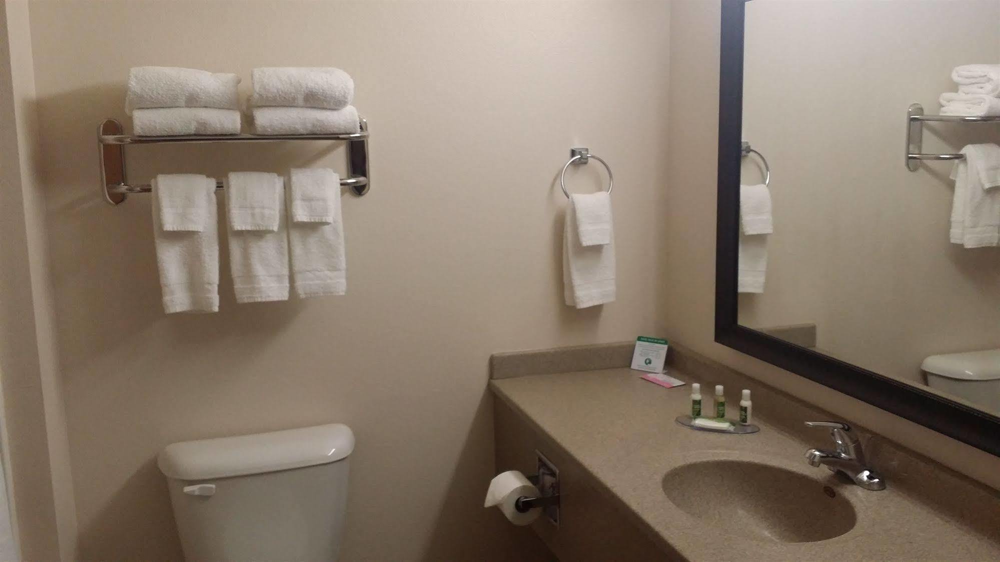 American Inn & Suites Parkers Prairie ภายนอก รูปภาพ